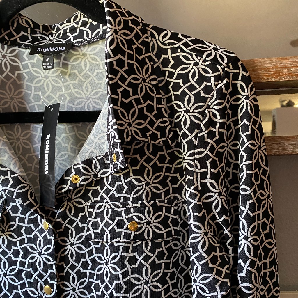Nwt Romimona Patterned Button Down Blouse